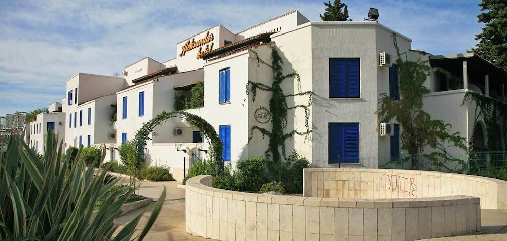 Фото отеля 2