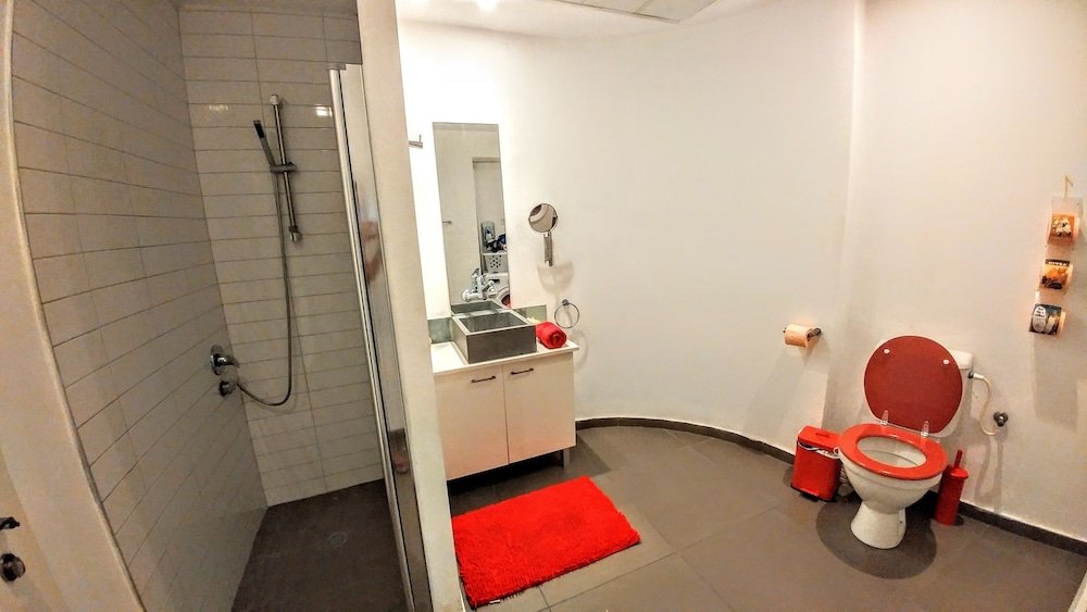 Фото Front of Beach next to RoyalBeach Hotel