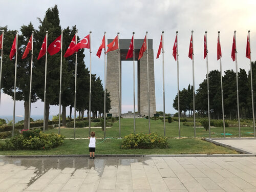 Çanakkale Şehitleri Abidesi (Çanakkale, Eceabat, Seddülbahir Köyü), anıt, heykel  Eceabat'tan