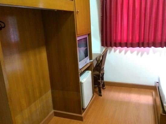 Фото Business Inn At Sukhumvit 11 by Hjz