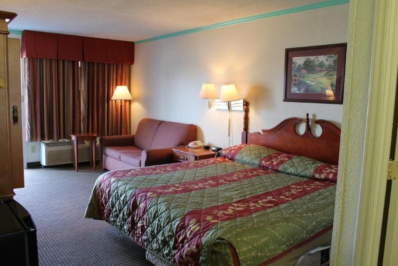 Фото Econo Lodge Charlotte Airport Area