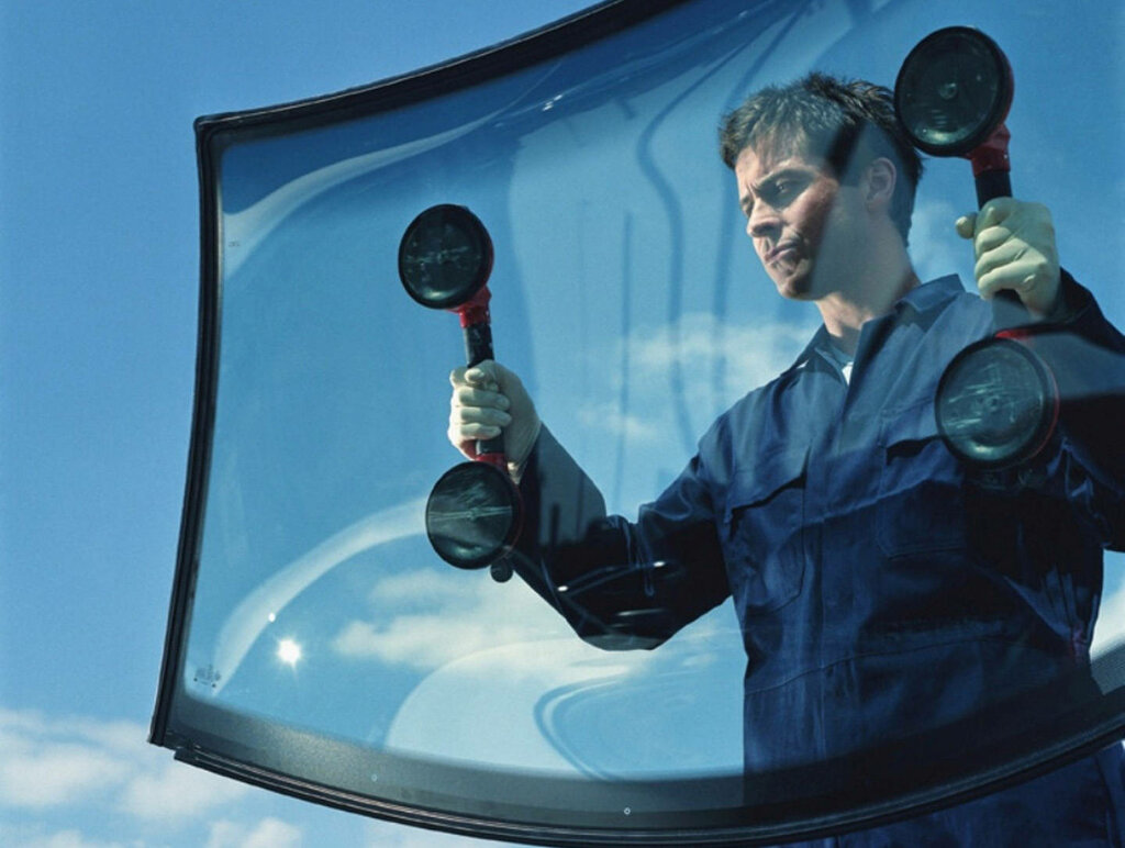 Замена стекла фото Panorama: Автостекло 67, auto glass, Smolensk, ulitsa Marshala Yeryomenko, 64Б -