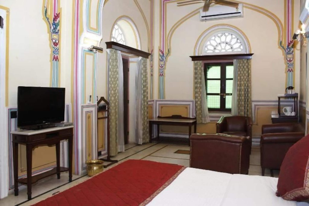 Фото Hotel Narayan Niwas Palace