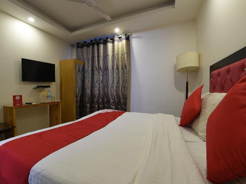 Фото Oyo 16970 Hotel Mahal