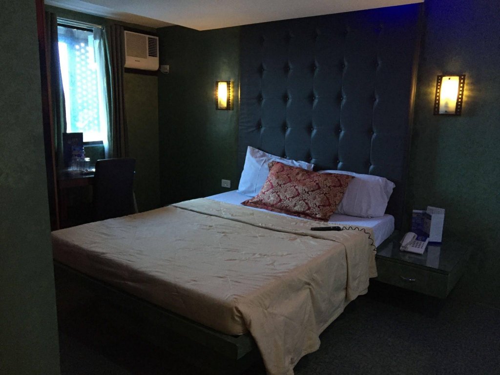 Фото Icon Hotel Macapagal