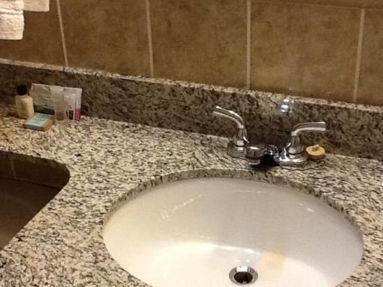 Фото Travelodge Edmonton East