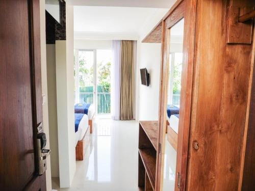 Фото Umpadhi Canggu Hotel