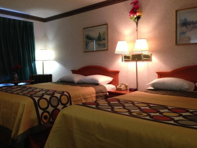 Фото Super 8 by Wyndham Ashburn