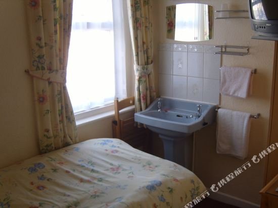 Фото Holly Lodge Guest House