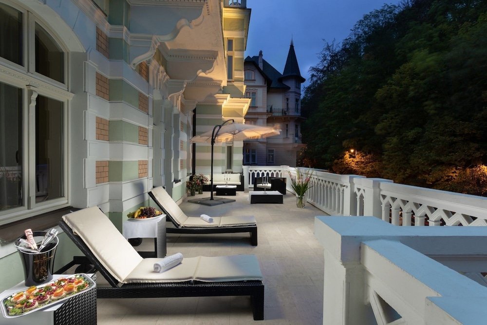 Фото Savoy Westend Hotel