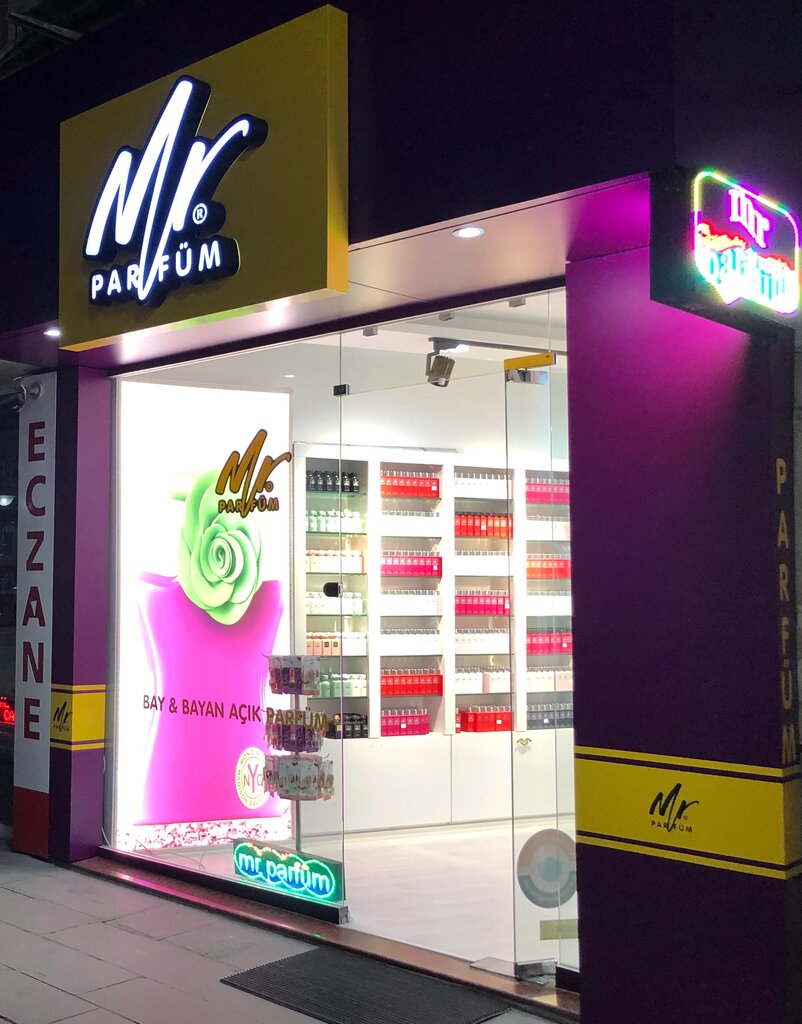 Perfume and cosmetics shop Mr Parfüm, Aksaray, photo