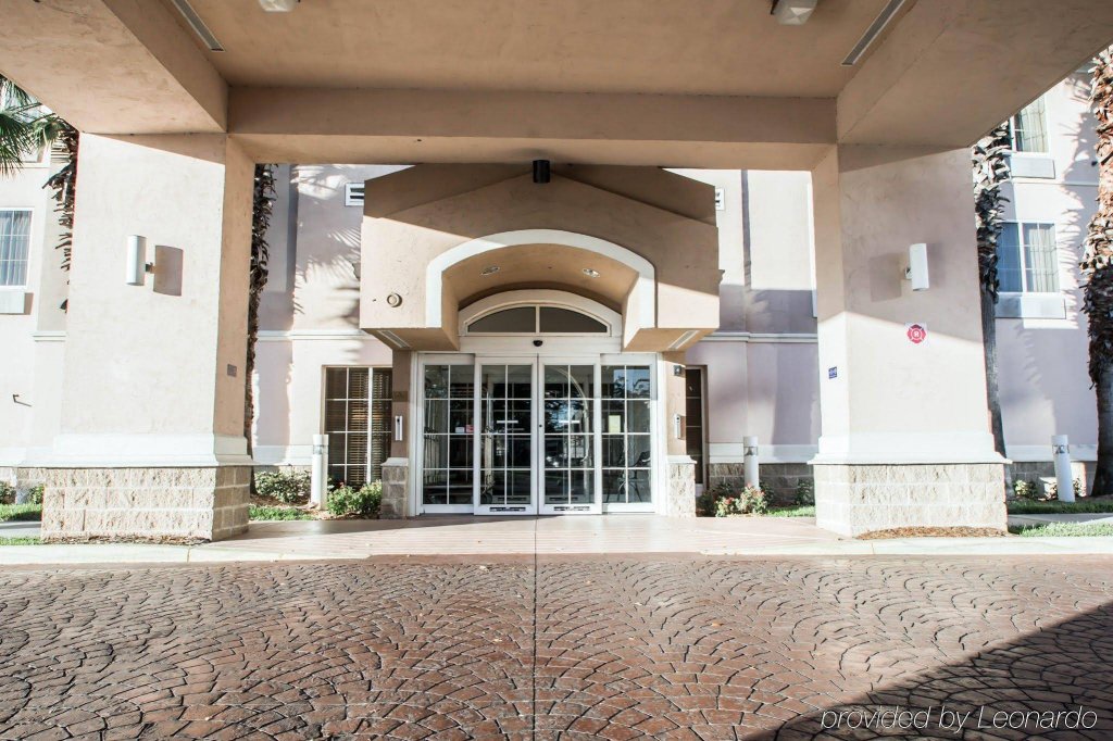 Фото Comfort Suites Downtown