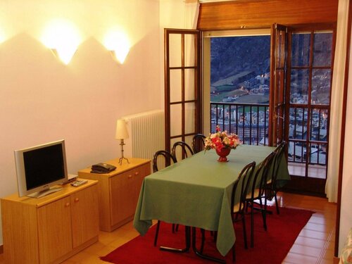 Гостиница Apartamentos La Solana в Энкаме