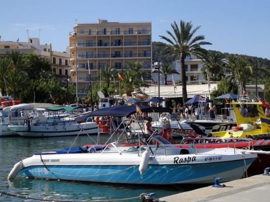 Фото The Blue Apartments by Ibiza Feeling