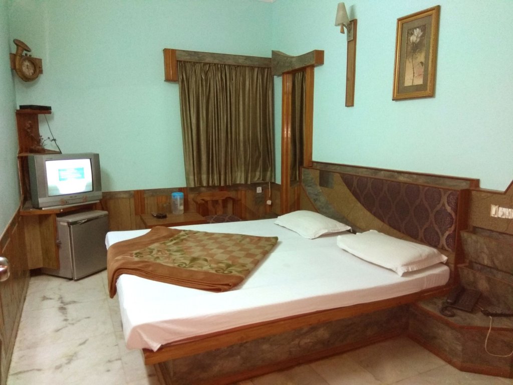 Фото Oyo 20000 Hotel Cottage Crown Plaza