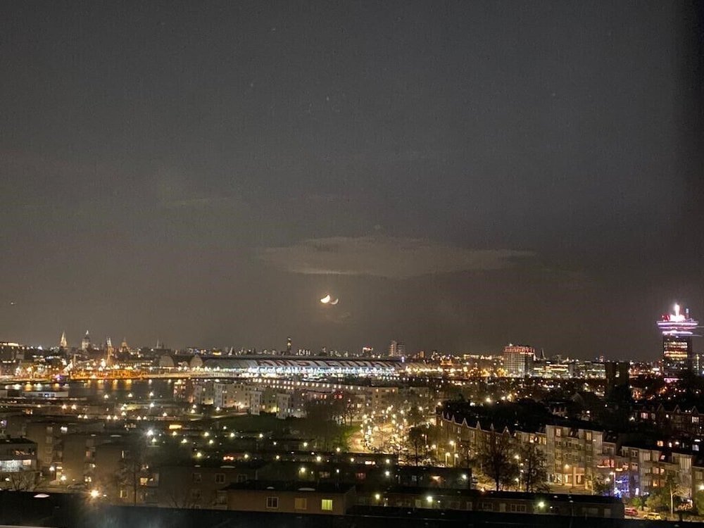 Фото Holiday Inn Express Amsterdam - North Riverside