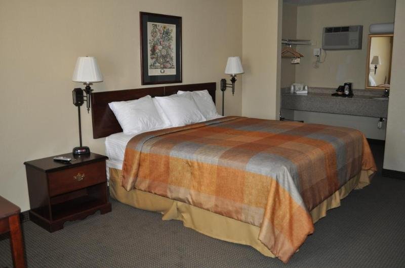 Фото Super 8 by Wyndham Corning