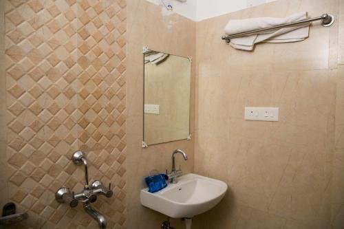 Фото Oyo 5005 Shree Anaya Boutique Hotel