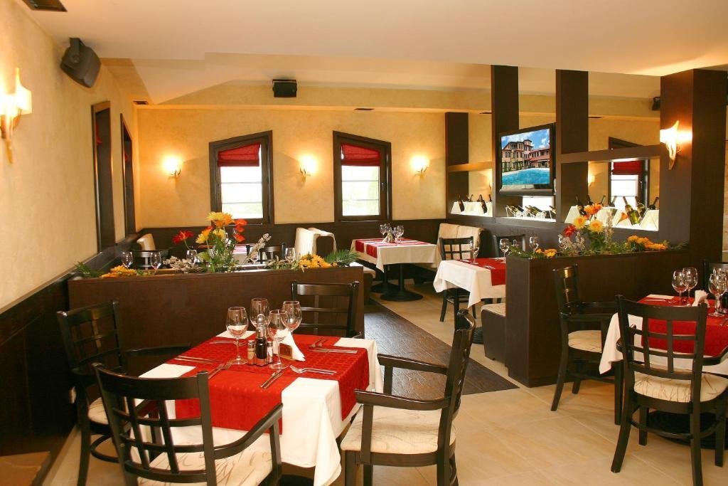 Фото Hotel Domaine Peshtera