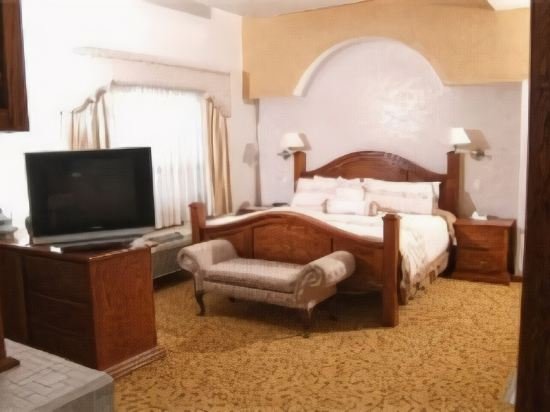 Фото Hotel El Cason and Suites