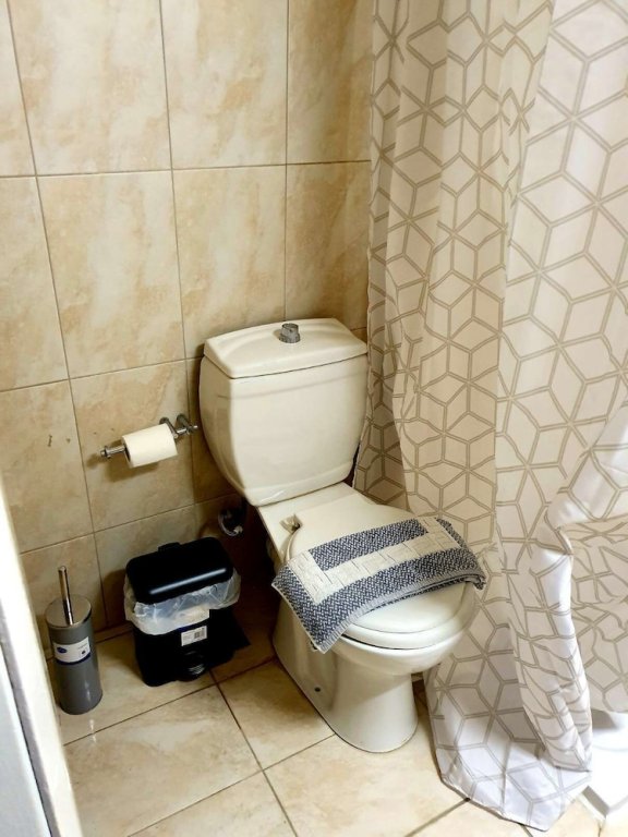 Фото White and Wood Nilie Hospitality Mgmt