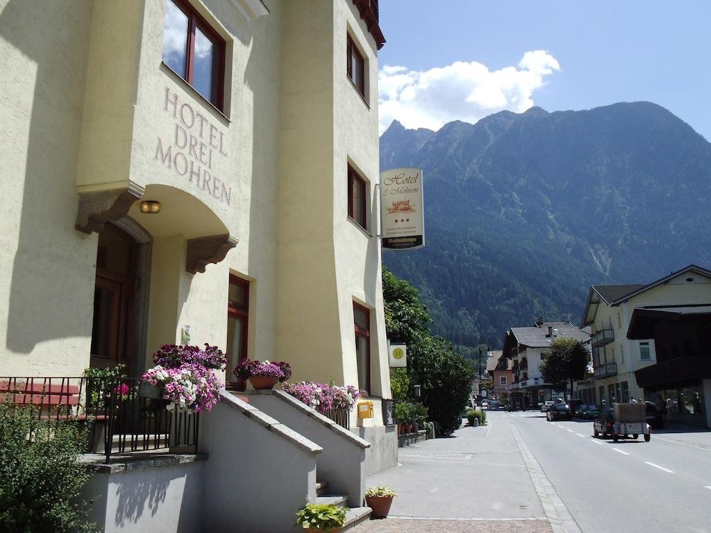 Фото отеля 1