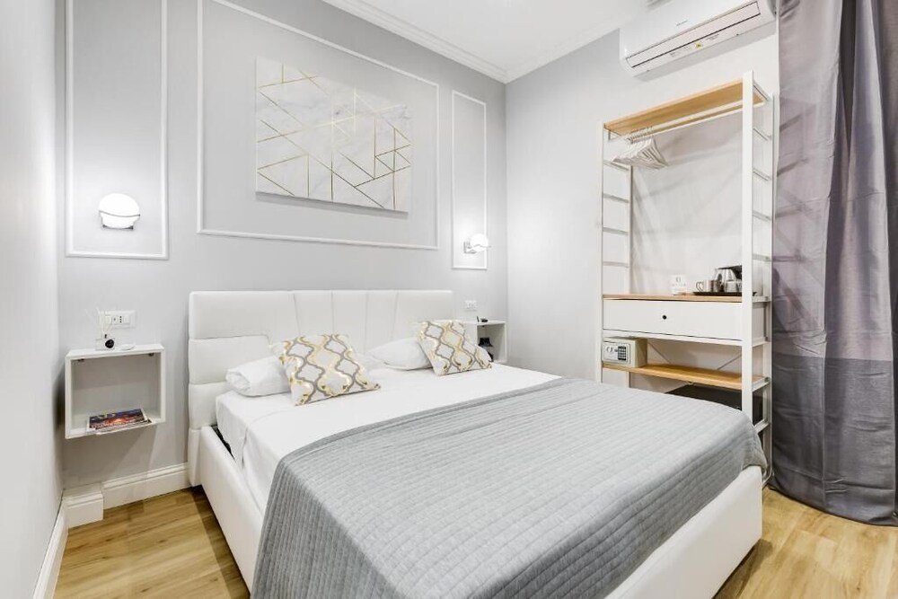 Фото Opera Private Suites