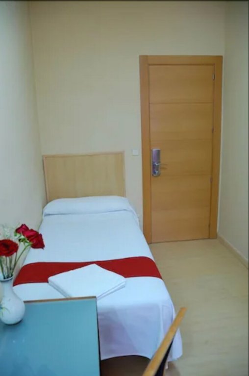 Фото Hostal Falfes