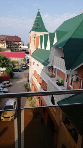 Гостиница Империя в Лазаревском