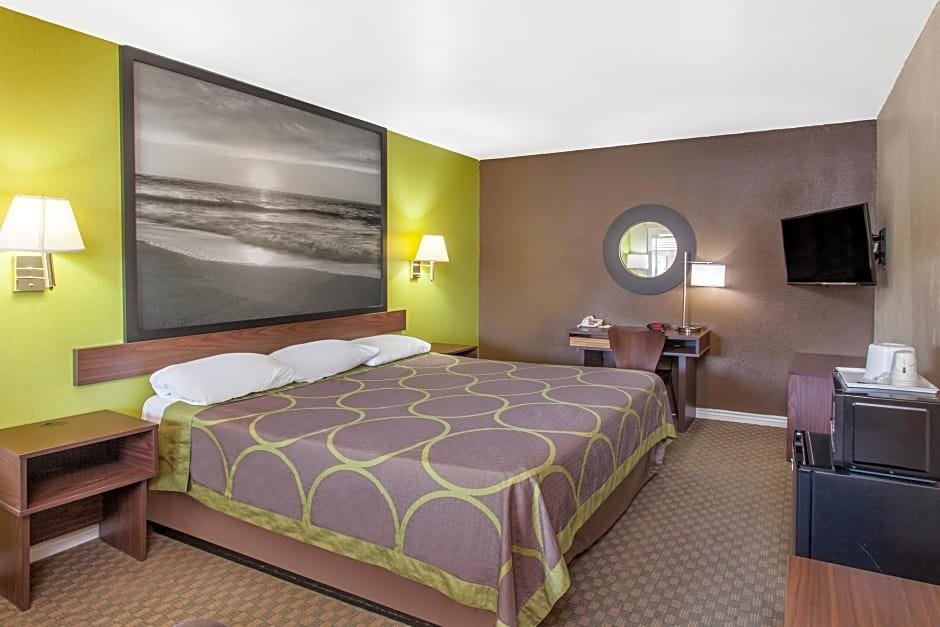 Фото Super 8 by Wyndham Los Angeles/Alhambra