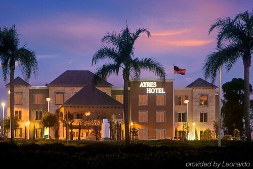 Внешний вид отеля Ayres Hotel Seal Beach в Сил-Бич, фото 3