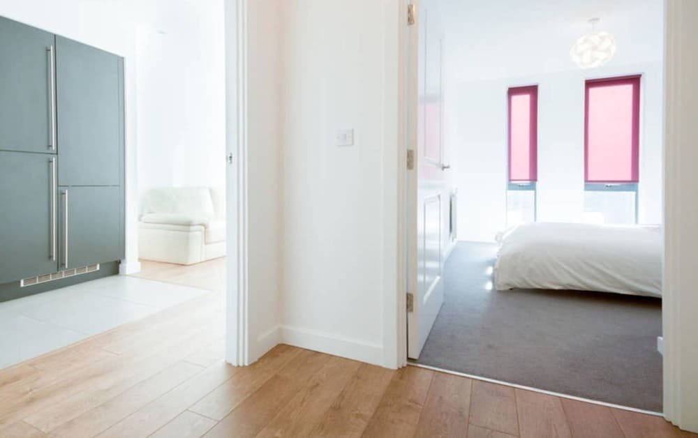 Фото Bright 1br Flat - 10 min Canary Wharf