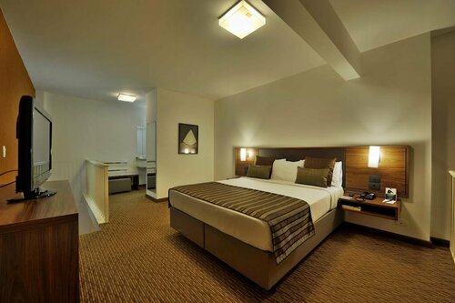 Внешний вид отеля Deville Curitiba Batel в Куритибе, фото 3