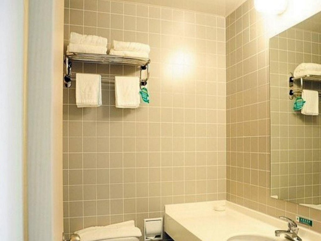 Фото Century Star Urumqi Changjiang Road Hotel