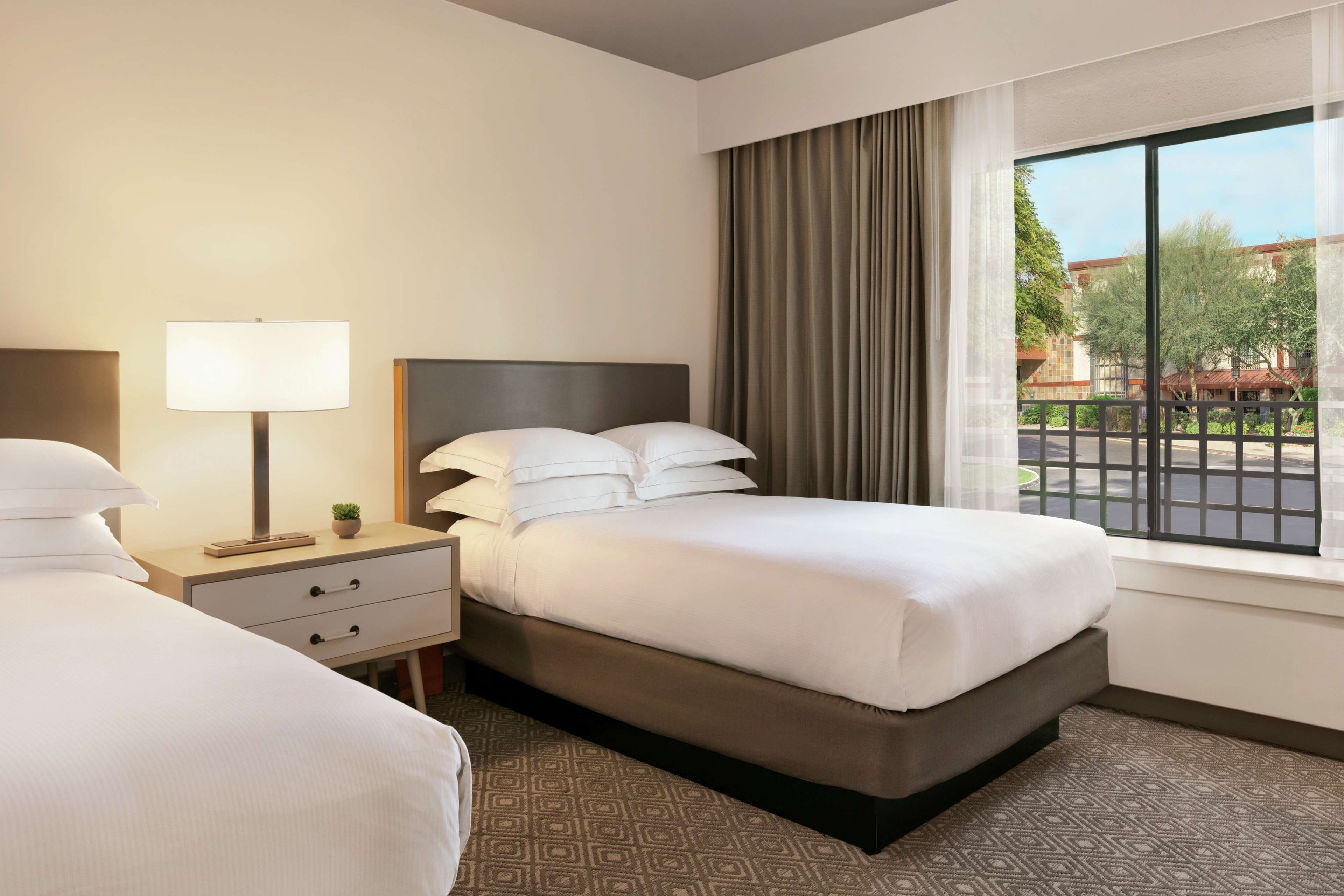 Фото Hilton Scottsdale Resort & Villas