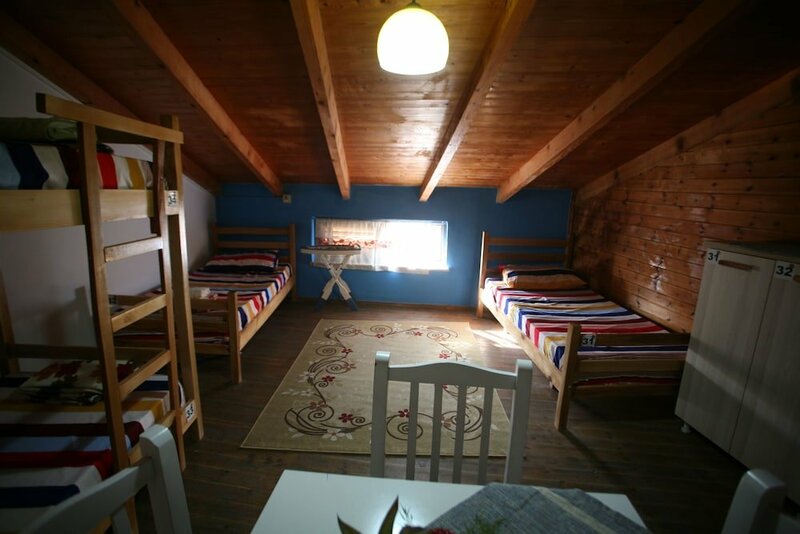 Гостиница Bulldog Hostel & Club в Шкодере