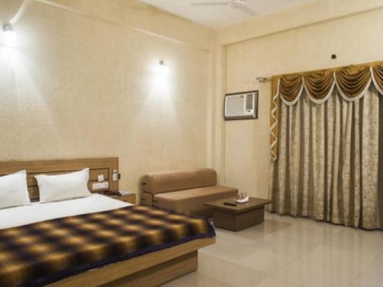 Фото Oyo 9182 Kings Crown Hotel