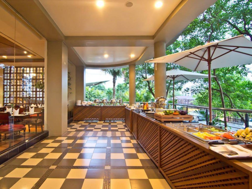 Фото The Grand Riverside Hotel Phitsanulok