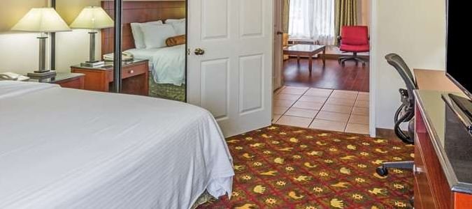 Фото Howard Johnson by Wyndham Pasadena