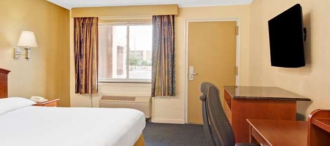 Фото Super 8 by Wyndham Milford/New Haven