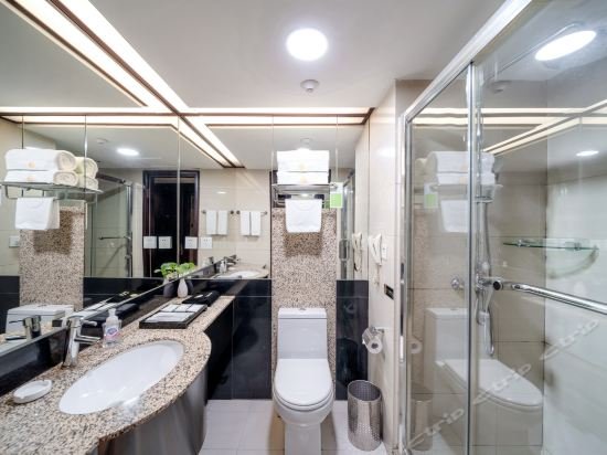 Фото Green Westdon Hotel