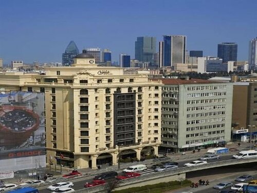 Внешний вид отеля DoubleTree by Hilton Istanbul Gayrettepe в Шишлях, фото 3