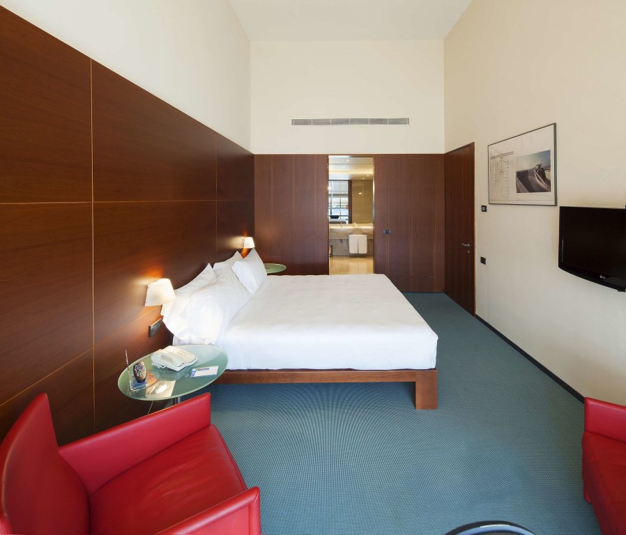 Фото DoubleTree by Hilton Turin Lingotto