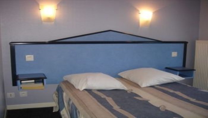 Фото Le Voltaire