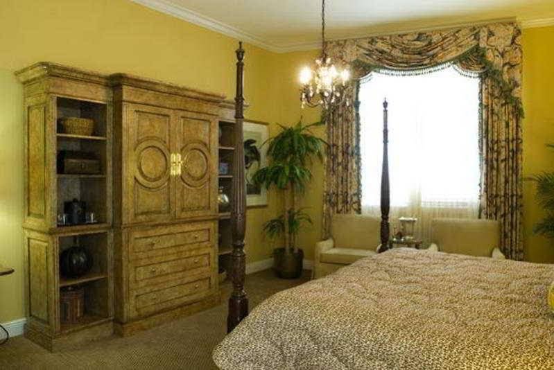 Фото Bienville House