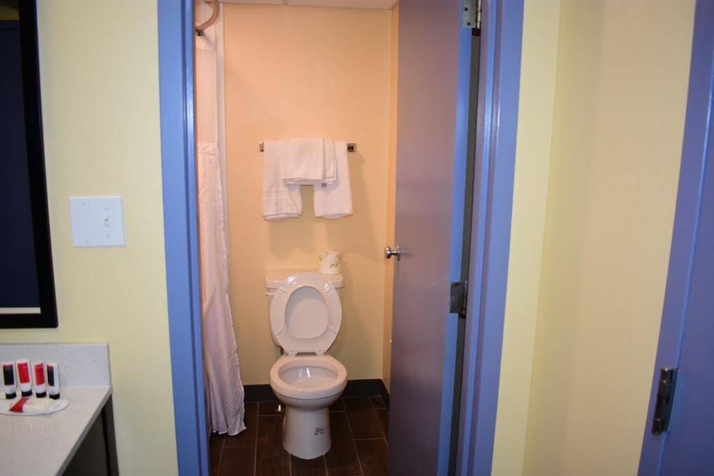 Фото Days Inn by Wyndham Augusta