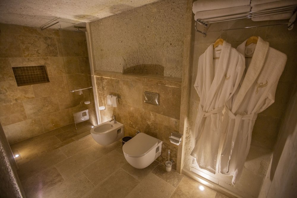 Фото Nino Cave Suites