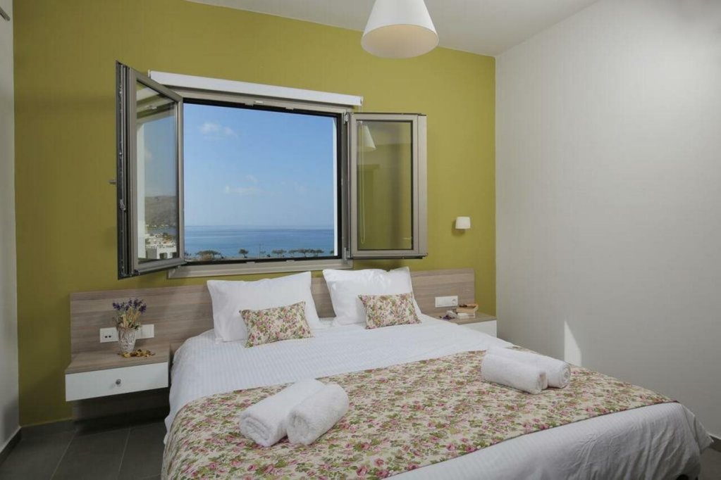 Фото Sea View Luxury Apartment