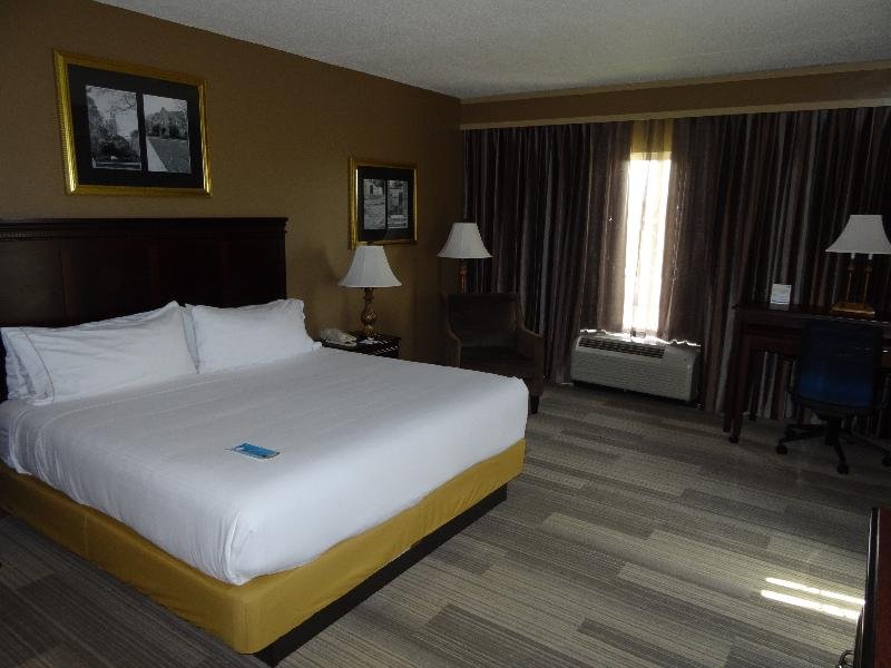 Фото Holiday Inn Express & Suites Tuscaloosa-University, an Ihg Hotel