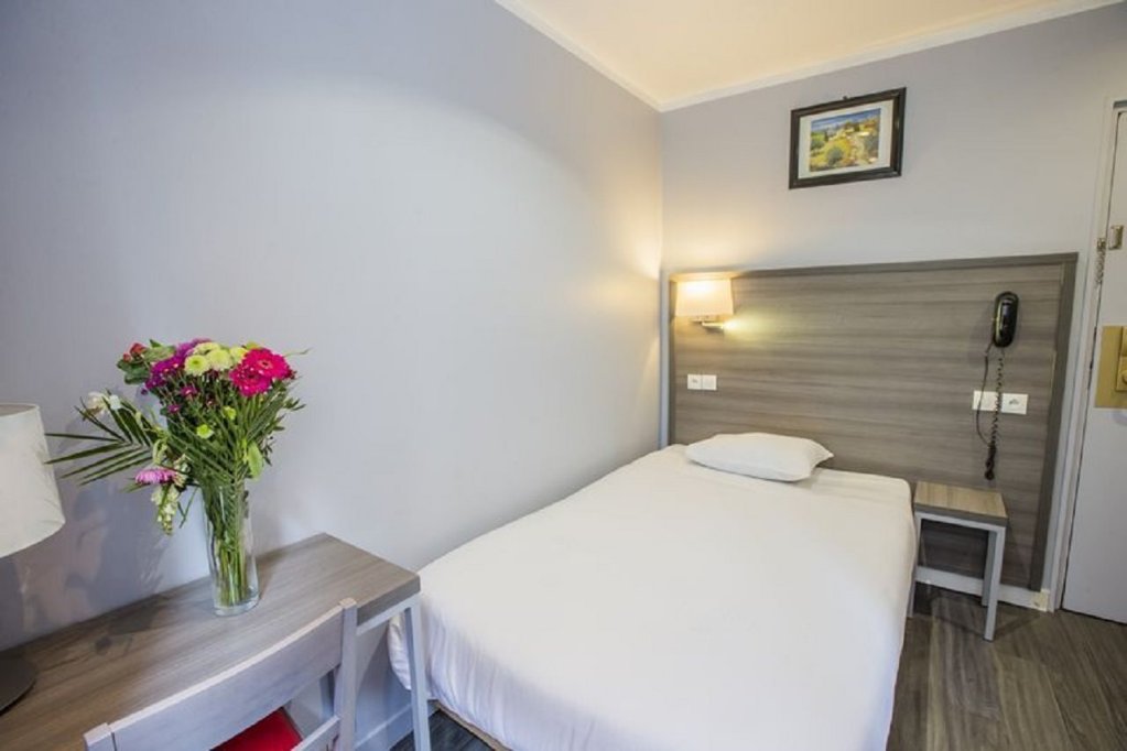 Фото Hipotel Paris Père Lachaise République